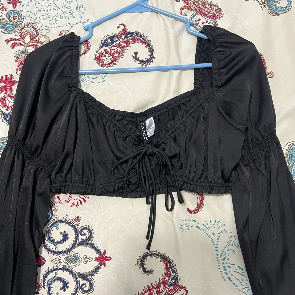 H&M Black Puff Sleeve Crop Blouse
